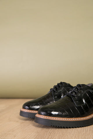 黑色鱷魚皮壓紋綁帶微厚底鞋